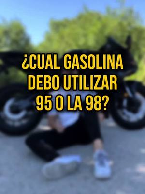 A post by @alvaroovallekas on TikTok caption: tambien podeis echarle agua😳 #parati #fyp #motos #gasolina #95 #98 #octanaje #consejos #moto #riders #biker 