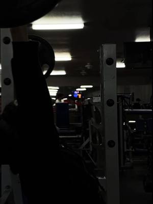 A post by @ilymax on TikTok caption: this is my second time ever doing shoulder press so i could only do 25s🫠 also this was my first time actually recording sets so the clips are a bit wonky but theyll get better with time #fyp #gym #bodybuilding #fitness 