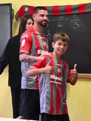 A post by @uscremonese on TikTok caption: 📚 Pronti al rientro in classe? 🩶❤️ #Tiktokfootball #tiktokcalcio #footballtiktok #fyp #backtoschool