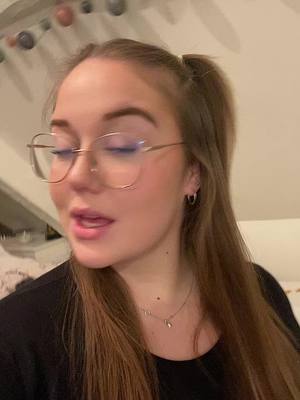 A post by @margauxoupas on TikTok caption: De retour  ❤️🫣 #pourtoi #maquillage #femmeronde #foryou 