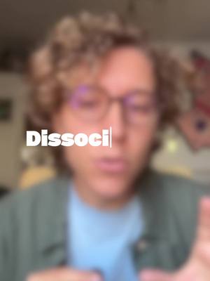 A post by @nootso on TikTok caption: Questo è quello che succede quando lascio spazio ai miei pensieri intrusivi delle 2 di notte #dissociazione #socialmedia #consapevolezzadigitale