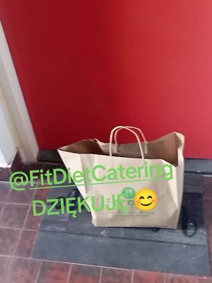 A post by @karolina_84_nl_pl on TikTok caption: @Fit Diet Catering #prezent #dieta #catering 