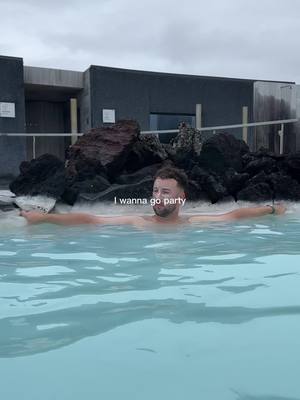 A post by @isthec on TikTok caption: Iceland was a dream 😍🇮🇸 #iceland #reykjavik #vik #höfn #bluelagoon #skylagoon #🇮🇸#CapCut 