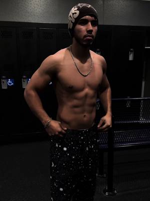 A post by @diegocontreras on TikTok caption: Mi fisico hasta ahora natural sin dietas ni nada 🤭🔱😅 pura genetica 🧬🤞🏽#fakebodyy⚠️ #gym #fyp 