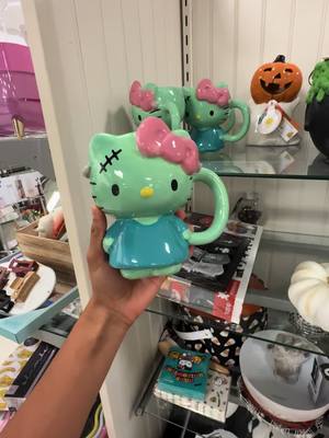 A post by @lilianaa23 on TikTok caption: Obsessed 💚 #hellokitty #hellokittylover #hellokittyhalloween #fyp #sanrio #viral 