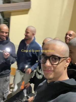 A post by @amin_chbt on TikTok caption: Siamo con te fratello ❤️