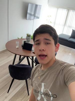 A post by @javilimamiaw on TikTok caption: #creatorsearchinsights 