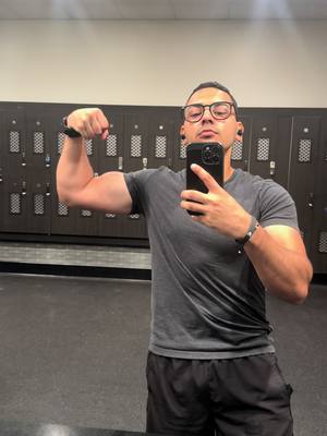 A post by @psdn.fit on TikTok caption: Roma no se construyó en un día🔱🦾🔥 • • • #Gym #GymRat #Fitness #GymMotivation #NoExcuses #FitnessMotivation #Latino #Boricua #Lifestyle #Progress #Day #Parati #Fyp #PhotoOfTheDay #Photography #Goals #Workout #Latino #PlanetFitness #Reels 