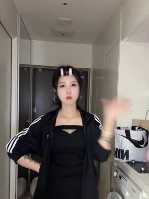 A post by @dj_jooa on TikTok caption: 휴~ 힘들어요#추천 #추천떠라 #춤 