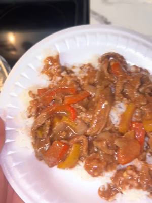 A post by @ayyeejayyr15 on TikTok caption: #pepperedsteak #fypage #fypツ  #quickmeals 👩🏽‍🍳