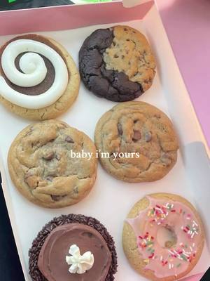 A post by @youllnotbedisappointed on TikTok caption: #crumblcookies #cooking #cookies #fall #for #pourtoii 