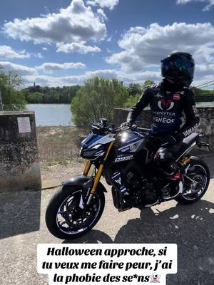 A post by @lorybrillet on TikTok caption: Trop trop relou… #pourtoi #motard #motardefrance #paysage #mt09sp #yamaha #tendance #pov #foryoupage #foryou #fyp #moto #passion #funny #humour #halloweenlook 