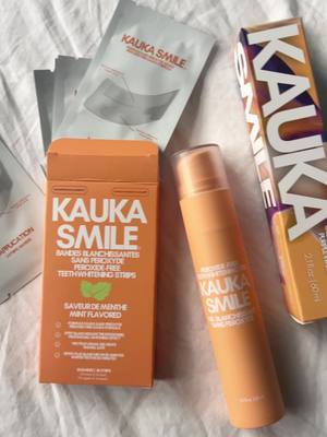 A post by @camiillemr on TikTok caption: Les produits @KAUKA SMILE sont maintenant disponible dans les uniprix! C’est le moment de les tester!  #teeth #teethwhitening #blanchimentdentaire #bandesblanchissantes #whitheningtoothpaste 