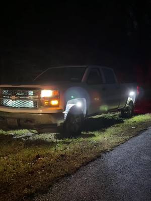 A post by @b_radwjones on TikTok caption: #fyp #viral #chevytrucks 