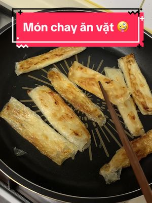 A post by @trangkool_vn on TikTok caption: Từ ngày tập ăn chay rất chịu khó nấu ăn luôn ý kkkk #trangkool #anchay #korea #mónchay 