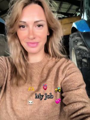 A post by @jody.hayandco on TikTok caption: 🫀🚜✨🤩❤️🐮🚜 tellement tout pour moi la vie a la ferme ❤️ #agricultrice #agriculture 