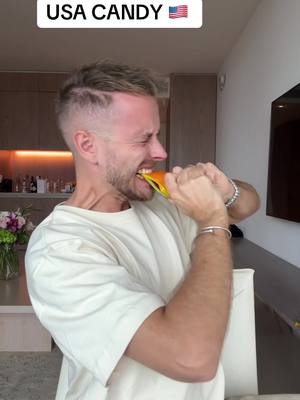 A post by @julienco on TikTok caption: Habe eine USA Candy #challenge für euch gedreht, habt ihr Lust auf einen Teil 2 ? #julienco 😂🇺🇸 🍬🍭