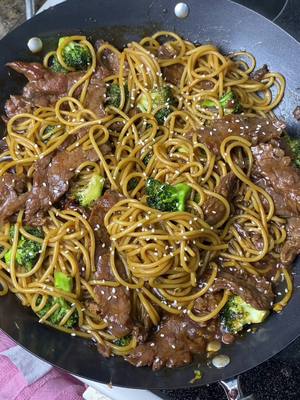 A post by @rd_eats on TikTok caption: I made this bomb Beef and broccoli lo mein the other night and now my man is literally obsessed with it! 😂 Like Take out who?!🥡🥢🥩🥦 #d#DinnerIdeasc#cooking