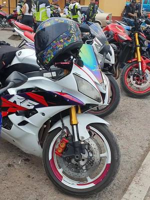 A post by @brendasuzuki1 on TikTok caption: las motos son tan 😍