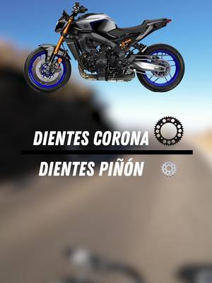 A post by @zyphern on TikTok caption: Muchos no saben que con un simple cambio de piñon o corona el comportamiento de la moto puede cambiar por completo. Si deseas modificar tu moto, calcula el valor original corona/piñon para conocer cuanto va a cambiar. Si el resultado de la nueva relación es menor al original ganaras velocidad. Si el resultado es mayor al factor original ganarás aceleración. Recuerda que los cambios deben ser siempre sutiles. Añadir un diente en el piñón ⚙️ equivale aproximadamente a restar 3 dientes a la corona. Restar un diente al piñón equivale a sumar 3 a la corona. ¿Has cambiado alguna vez la transmisión de tu moto? ¿Qué tal te fue con el cambio?  Sígueme en YT: ZyphernMoto