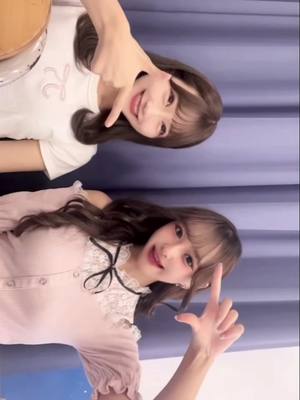 A post by @_rena1222_ on TikTok caption: パシャっと決めポーズ🩷💜@にゃみ 