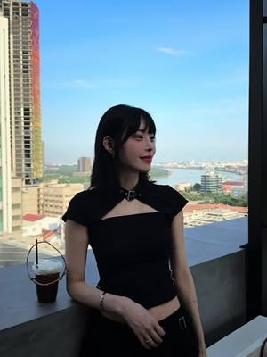 A post by @yoonilee1022 on TikTok caption: #fyp #vietnam 