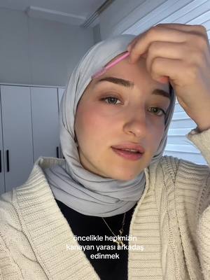 A post by @kadriyyess on TikTok caption: Tecrube konusuyor #grwm #universite reklam yok 