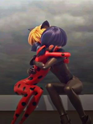 A post by @hgwrts_exp on TikTok caption: Happy ¿end? #miraculousladybug #miraculouslondon #ladybug #chatnoir #miraculous #fyp #fyr #on 