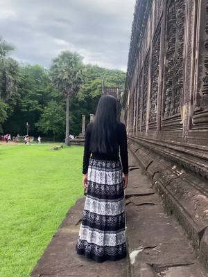 A post by @jessicavinn on TikTok caption: ទឹកដីអង្គរ📍#fyp 