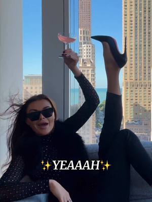 A post by @zozoroe on TikTok caption: Ughhhh so busyyyyyy💅