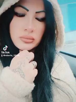 A post by @roberta_10146 on TikTok caption: #volaneiperte #viral #tiktok #perte #foryoupagee 