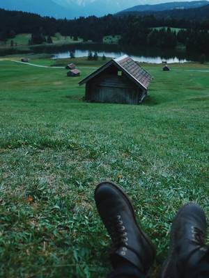 A post by @lotterlive on TikTok caption: Calm evenings in the mountains 🏔️ #tiktoktravel #traveltiktok #tiktoktraveltrend #reiselust #moody #berge #wandern #wanderlust 