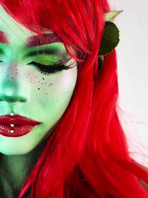 A post by @dearegina88 on TikTok caption: Fiera di questa poisonivy #poisonivy #poisonivymakeup #halloween2024 #spokyseason 