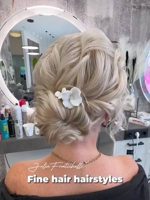 A post by @juliafratichelli on TikTok caption: Fine hair hairstyles 🥰 #juliafratichelli #juliafratichellibridalhairstylist #bridalhairstyle #bridallook #bridalhair #stepbystephair #stepbystephairstyle #hairideas #hair #frisur #frisuren #kreativitat #brautfrisuren #hairstylist #haireducator #haireducation