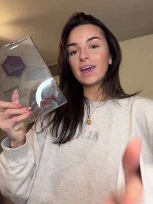 A post by @esmeezizzy on TikTok caption: Om hulp vragen is vaak heel spannend maar juist het krachtigste wat je kan doen! Daardoor heeft @Maybelline NY ‘Brave Together’ opgezet zodat het wat minder spannend voelt als we het samen doen🐝 De tools & workshops van Stichting Braive zijn een perfect opstapje voor je mental health journey 🫧🦋✨ @Braive.one #bravetogether #maybellinenewyork #advertentie