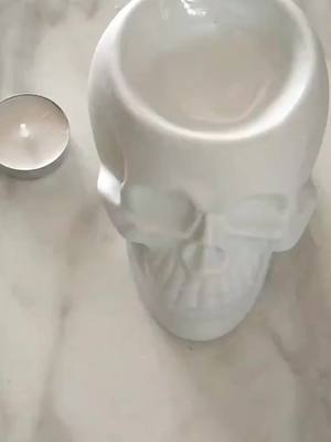 A post by @yorkshirecandleman on TikTok caption: bleeding skull wax melts #waxmelts #waxmeltsuk #skull 