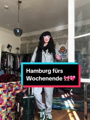 A post by @canelaylin on TikTok caption: Mein liebster Reise-fit 💖🎀