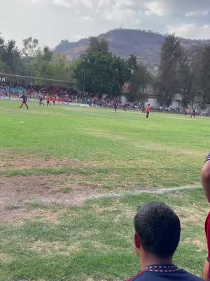 A post by @alexgarcia1999 on TikTok caption: #futbol #campeon 