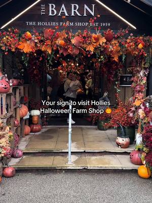 A post by @joe_smith2002 on TikTok caption: #holliesfarmshop #hollies #halloween #farmshop #dayout #spookyseason 