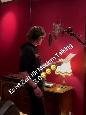 A post by @mickiekrausee on TikTok caption: Krause singt Modern Talking! Verzweiflung und Zukunft?🤣🤣🤷🏼‍♂️