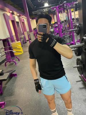 A post by @lehonnels on TikTok caption: ☺️☺️☺️🏋️‍♂️