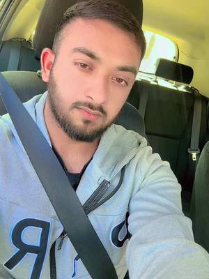 A post by @danikasmhiri64 on TikTok caption: #kashmiri #fondi #pardesilife🇮🇹🇵🇰 #cricketlover #viralvideo #foryoupage #foryou 