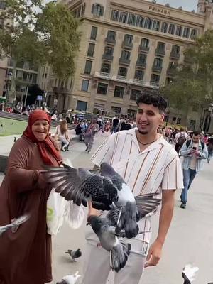 A post by @imad_vlog on TikTok caption: #barcelona #españa🇪🇸 #play #parati #lghorba🇪🇸🇪🇸 #haraga_oropa_official #plaza Cataluña 