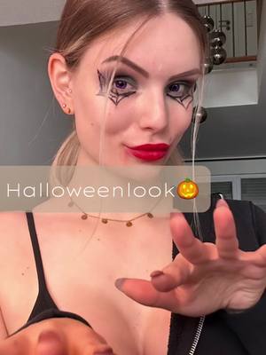 A post by @kira_karambole on TikTok caption: Ich hätte nicht gedacht, dass es noch gut wird🎃 • #halloween #halloweenlook #kira_karambole #spider #oktober 