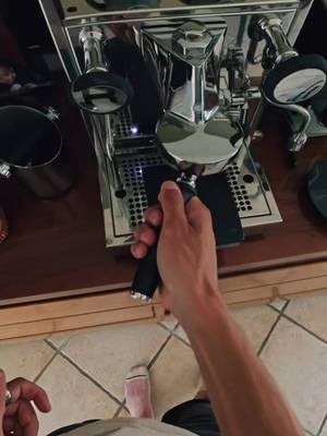 A post by @bastientronchon on TikTok caption: Morning café sous extrait routine  @insta360_official #rocketespresso 