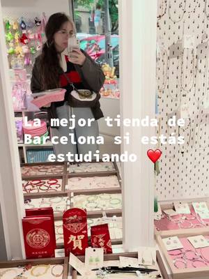 A post by @sandra.pinedv on TikTok caption: Enamorada de este sitio que envontre casualmente y que a penas lleva 3 meses abierto ❤️❤️❤️🤓 #tiktotaku #kawaii #cute #sanrio 