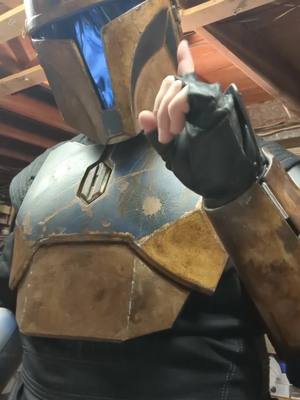 A post by @torvah_wren on TikTok caption: solid advice #mandalorian #mandaloriancosplay #starwars 