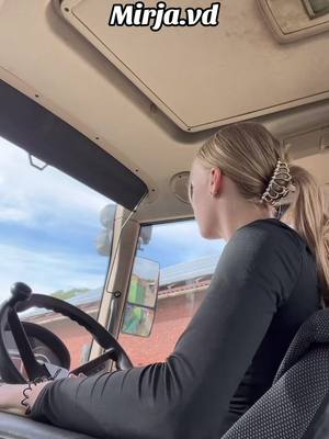 A post by @mirja.vd on TikTok caption: #maisfahren #2024 #mädcheninderlandwirtschaft #fraueninderlandwirtschaft #blond #fendt #fyp #landwirtschaftverbindet #niedersachsengirl #landwirtschaft #landwirtschaftausleidenschaft #fy 