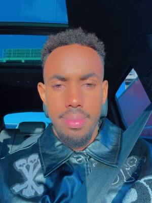 A post by @mustafemontana on TikTok caption: Hala dhaqaajiyo azxapta 🫵🏼  #somalitiktok #somali #somalia  #somaliland #somaligirl #somalilandtiktok💚🤍❤ #somaliarmy #ogadenia #ogadenigirl🇬🇲🇸🇴🇸🇴💖 #jigjiga 