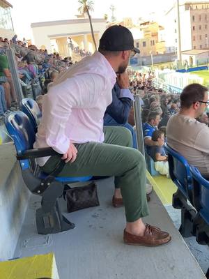 A post by @walterzenga_official on TikTok caption: Siracusa #siracusa💙 #siracusacalcio #seried 🦁💙